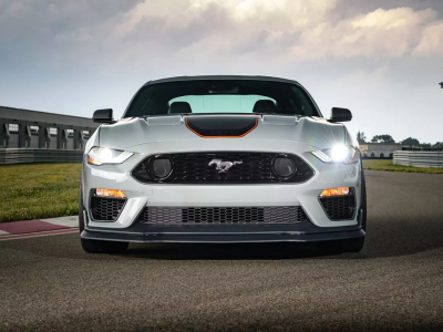 Ford oprášil Mustang v provedeních Mach 1